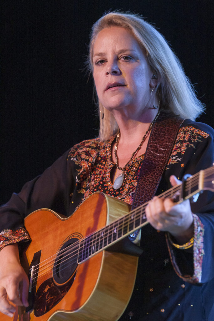 Belly Up Aspen - 2010 - Mary Chapin Carpenter